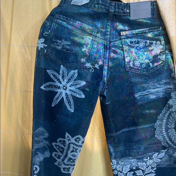 We The Free Holographic Floral Patterned Jeans - Picture 6 of 6